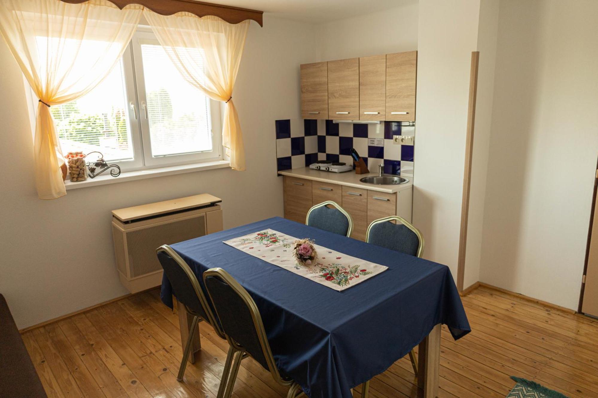 Apartment Vinny Dom - Rumcajz - Borhaz Obid